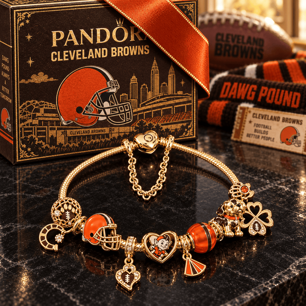 CLVB Gold Charm Bracelet Set PTKL